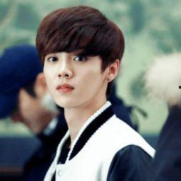 鹿晗初吻爆料视频合集,揭秘偶像成长路上的甜蜜瞬间 第3张 鹿晗初吻爆料视频合集,揭秘偶像成长路上的甜蜜瞬间 第3张